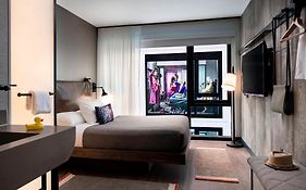 Moxy Chicago Downtown Hotel Exterior photo
