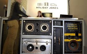 Holiday Jones photos Exterior
