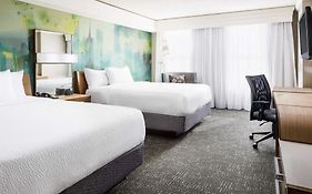 Courtyard Chicago Downtown/Magnificent Mile photos Exterior